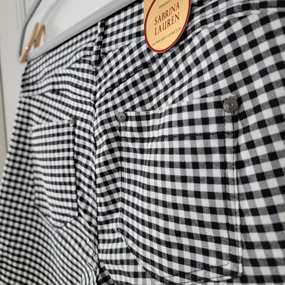 NWT checkered pin-up style shorts - Picture 9 of 9